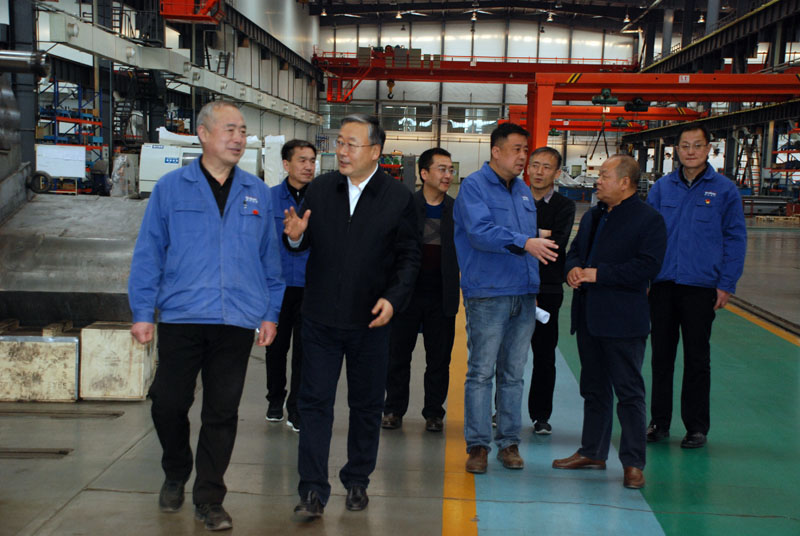 甘肅省工信廳副廳長(zhǎng)王海峰來(lái)來(lái)星火機(jī)床公司調(diào)研