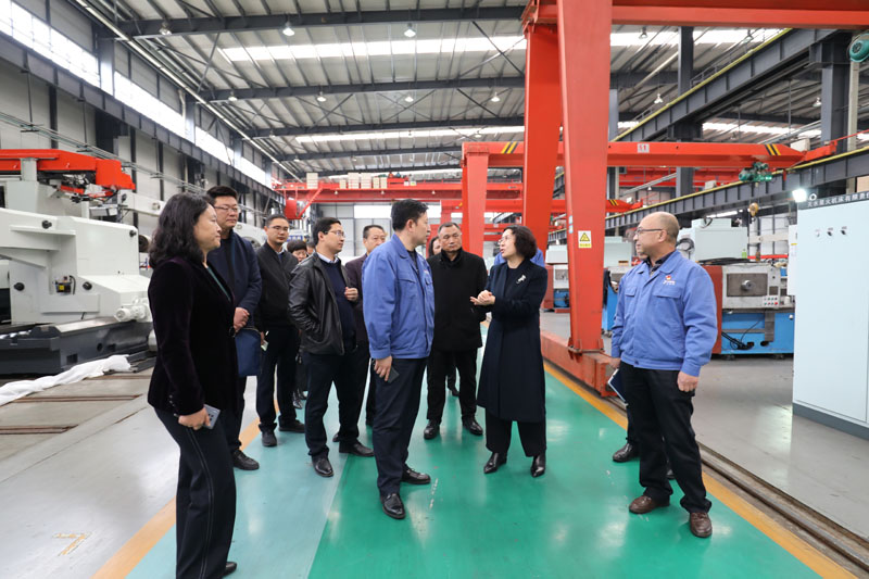 天水市委領(lǐng)導(dǎo)王燕一行來(lái)星火機(jī)床公司調(diào)研