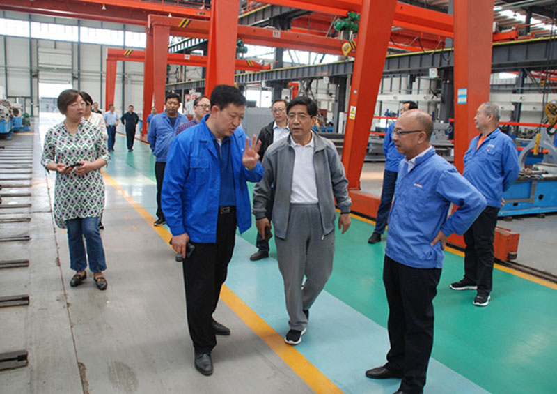甘肅省工信廳領(lǐng)導(dǎo)來星火機(jī)床公司調(diào)研