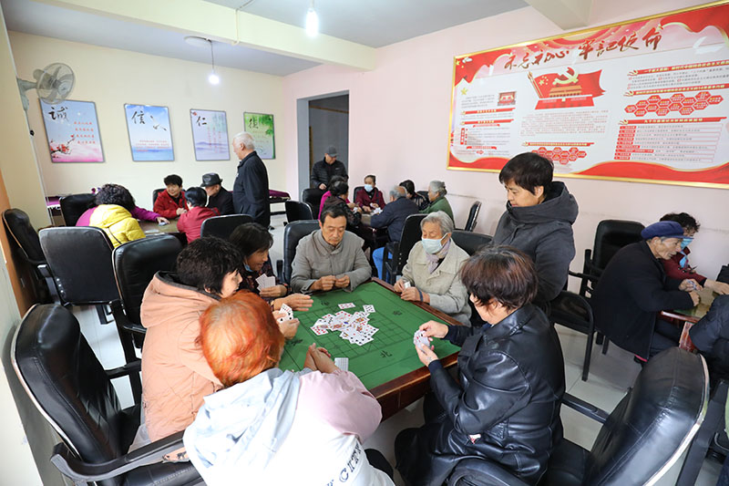 星火機(jī)床老職工開(kāi)展撲克比賽歡度重陽(yáng) 星火機(jī)床老職工開(kāi)展撲克比賽歡度重陽(yáng)