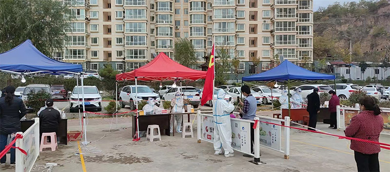 星火職工醫(yī)院醫(yī)護人員白衣執(zhí)甲上“疫”線 逆行而動守平安