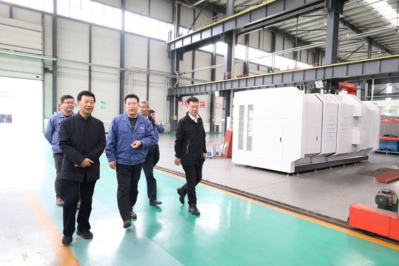 甘肅省天水裝備制造重點企業(yè)智能化改造調(diào)研組來星火機(jī)床公司調(diào)研