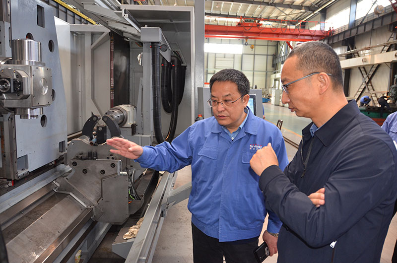 董小平副市長(zhǎng)來(lái)星火機(jī)床公司調(diào)研 董小平副市長(zhǎng)來(lái)星火機(jī)床公司調(diào)研