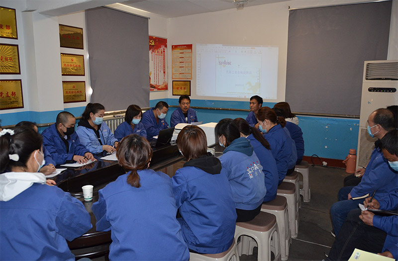 星火機(jī)床鑄造公司組織開(kāi)展職工培訓(xùn) 星火機(jī)床鑄造公司組織開(kāi)展職工培訓(xùn)
