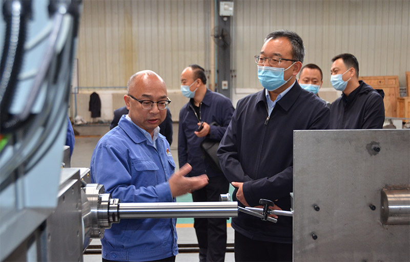 天水市委政策研究室主任薛林榮一行來(lái)星火公司調(diào)研 天水市委政策研究室主任薛林榮一行來(lái)星火公司調(diào)研