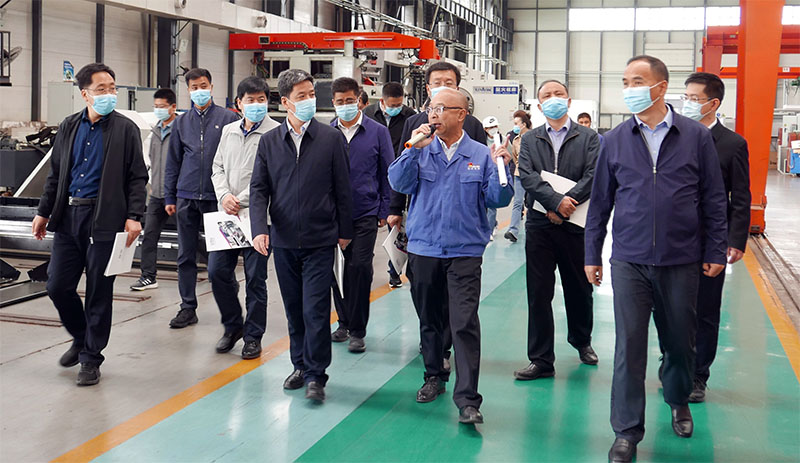 省委黨校中青年干部培訓一班第一社會調(diào)研組來星火機床公司調(diào)研