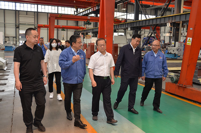 省統(tǒng)計(jì)局副局長(zhǎng)張軍禎一行來星火機(jī)床公司調(diào)研