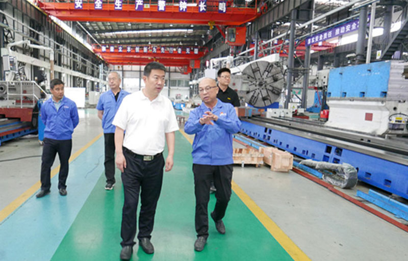 市工信局局長(zhǎng)陳海龍來星火機(jī)床公司調(diào)研