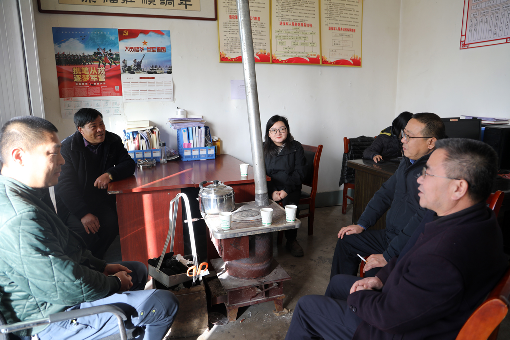 暖冬行動(dòng)  真情暖心  星火公司走進(jìn)鄉(xiāng)村振興聯(lián)系點(diǎn)開展慰問(wèn)活動(dòng)