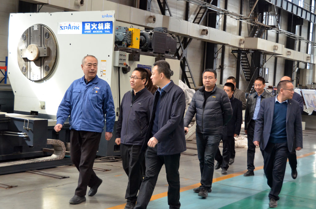 省委財(cái)經(jīng)辦調(diào)研組到星火機(jī)床公司調(diào)研