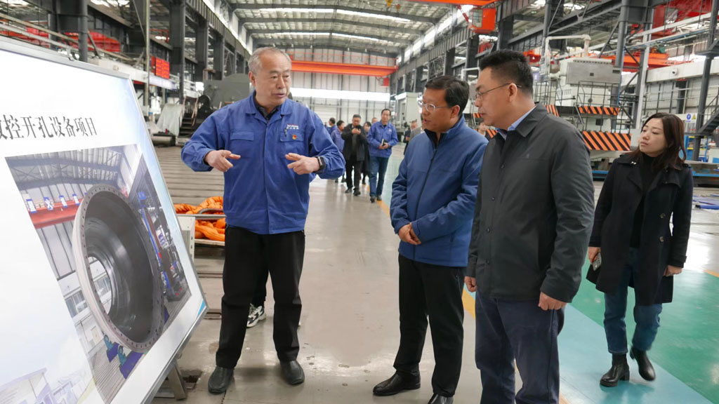 青島西海岸新區(qū)膠南街道張朝洋一行到星火機(jī)床公司考察