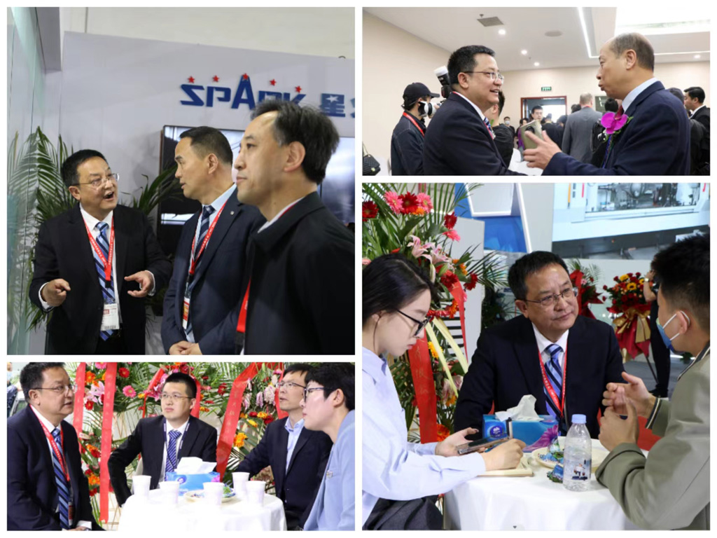 北京國際機(jī)床展第一天 星火機(jī)床展品備受關(guān)注 北京國際機(jī)床展第一天 星火機(jī)床展品備受關(guān)注