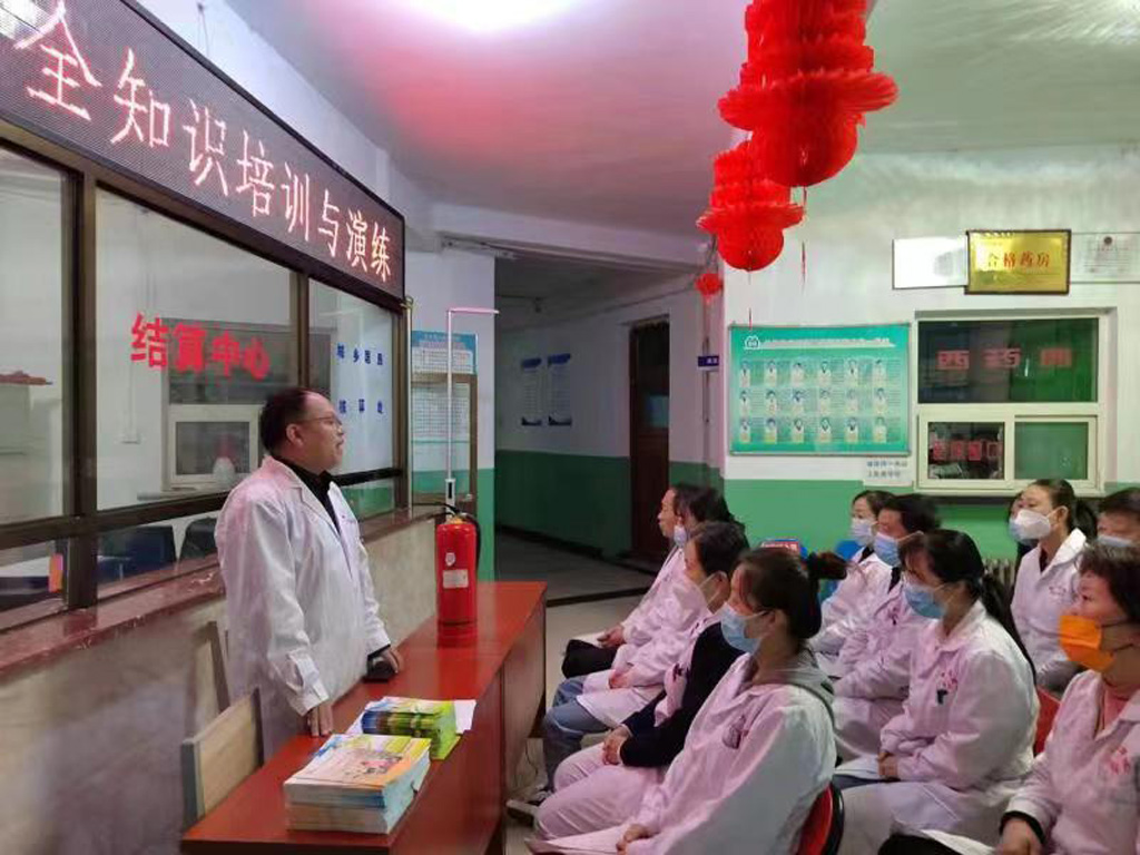 增強(qiáng)安全意識  保障生命安全 星火醫(yī)院舉行消防安全知識培訓(xùn)及演練
