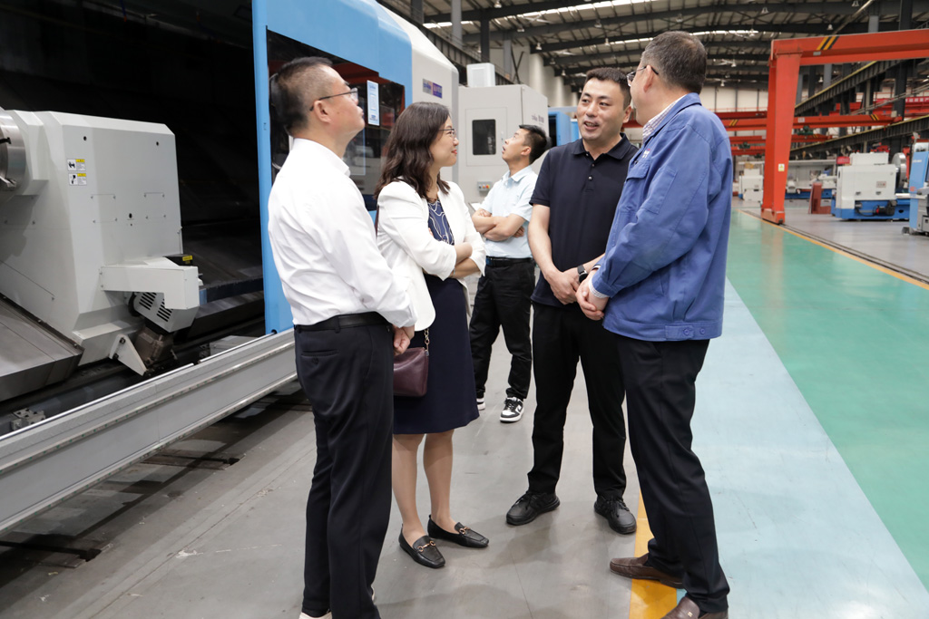 探尋合作契機 共謀跨越發(fā)展 光大銀行、中科中藍、中國通用技術(shù)集團等企業(yè)領(lǐng)導組成的考察組考察星火公司