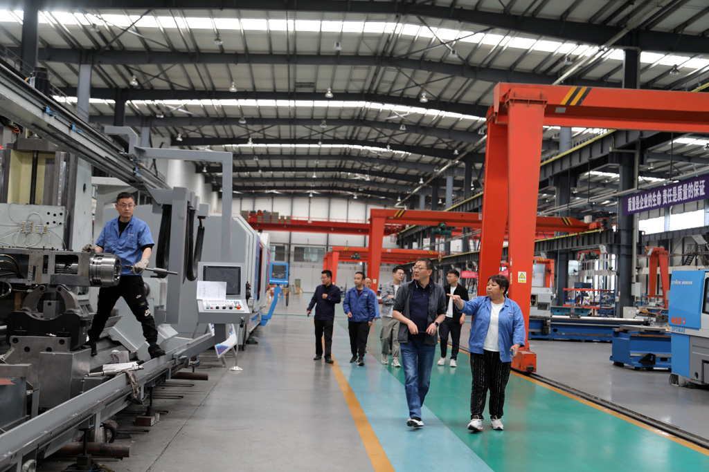 甘肅省工信院裝備制造研究所藺峰一行來星火機床公司調(diào)研