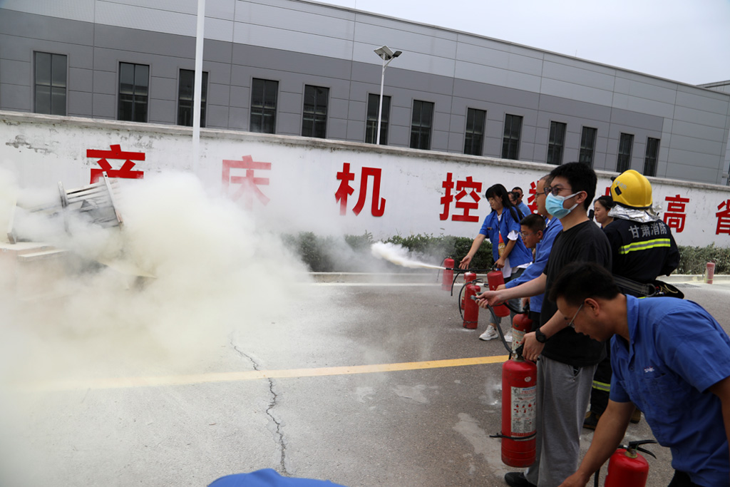星火機床集團公司舉辦消防安全知識培訓(xùn)暨消防演練活動