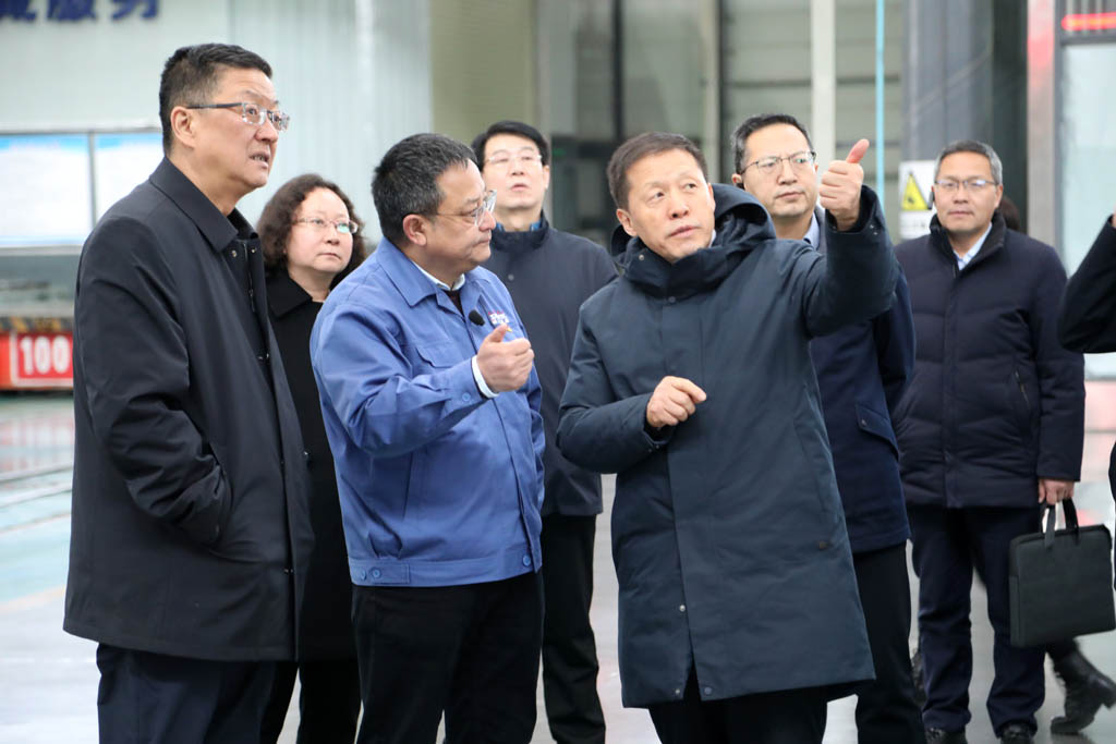 甘肅省政府國資委主任吳萬華一行來星火機床公司調(diào)研 甘肅省政府國資委主任吳萬華一行來星火機床公司調(diào)研