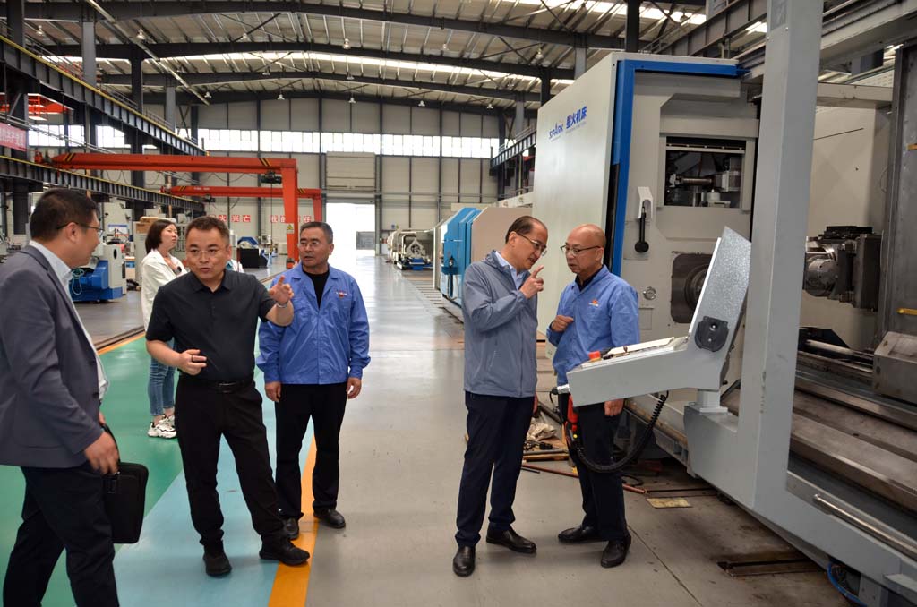 甘肅省總工會(huì)領(lǐng)導(dǎo)來星火機(jī)床公司考察調(diào)研