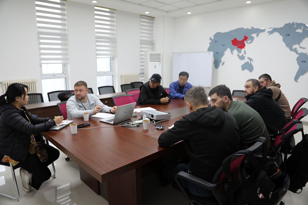 歐洲客商來(lái)星火數(shù)控驗(yàn)收產(chǎn)品