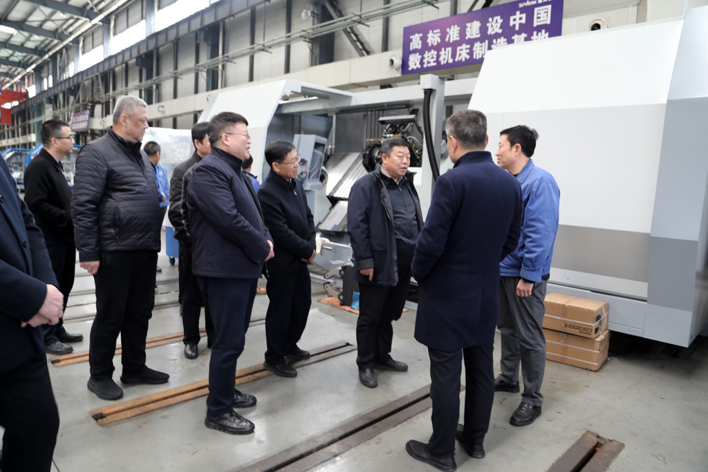 寶雞市政協(xié)調(diào)研組來(lái)星火數(shù)控參觀考察