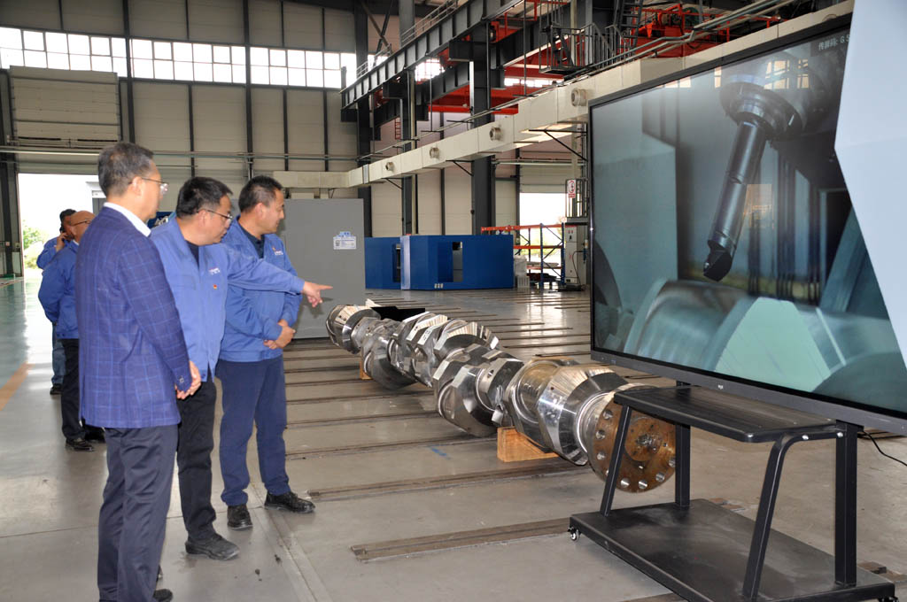 甘肅國(guó)投集團(tuán)董事長(zhǎng)成廣平一行蒞臨星火數(shù)控調(diào)研