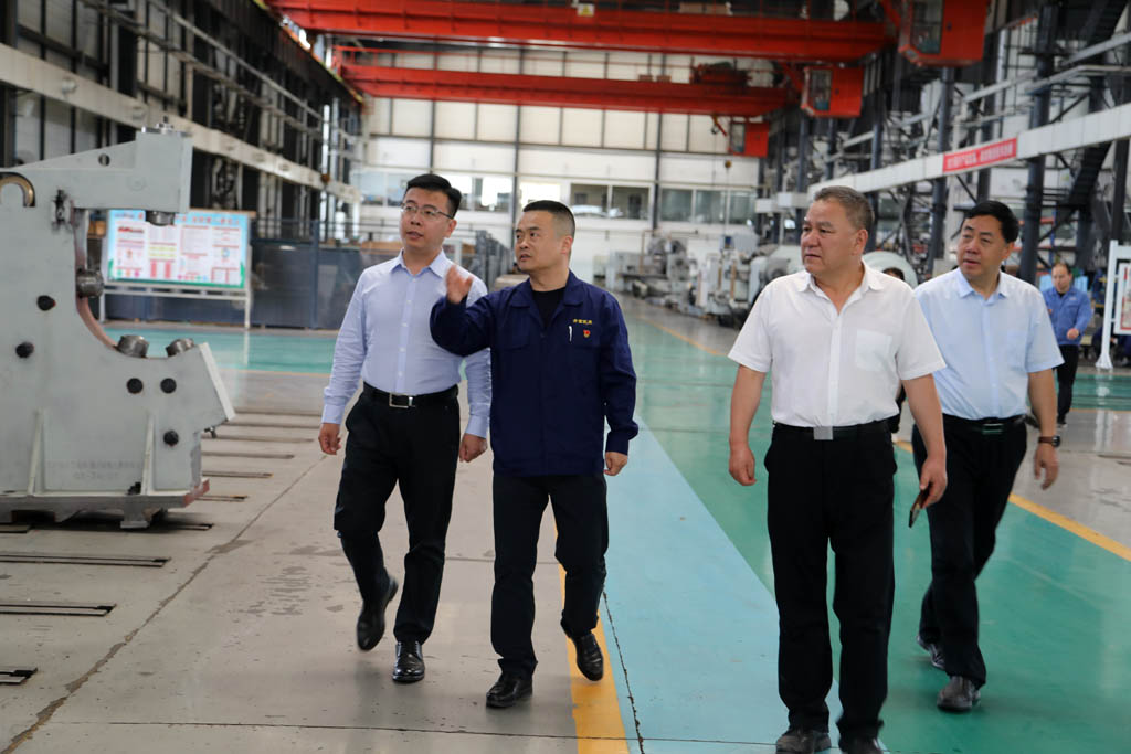 中國(guó)中小企業(yè)協(xié)會(huì)張少蘋(píng)一行到星火數(shù)控考察指導(dǎo)