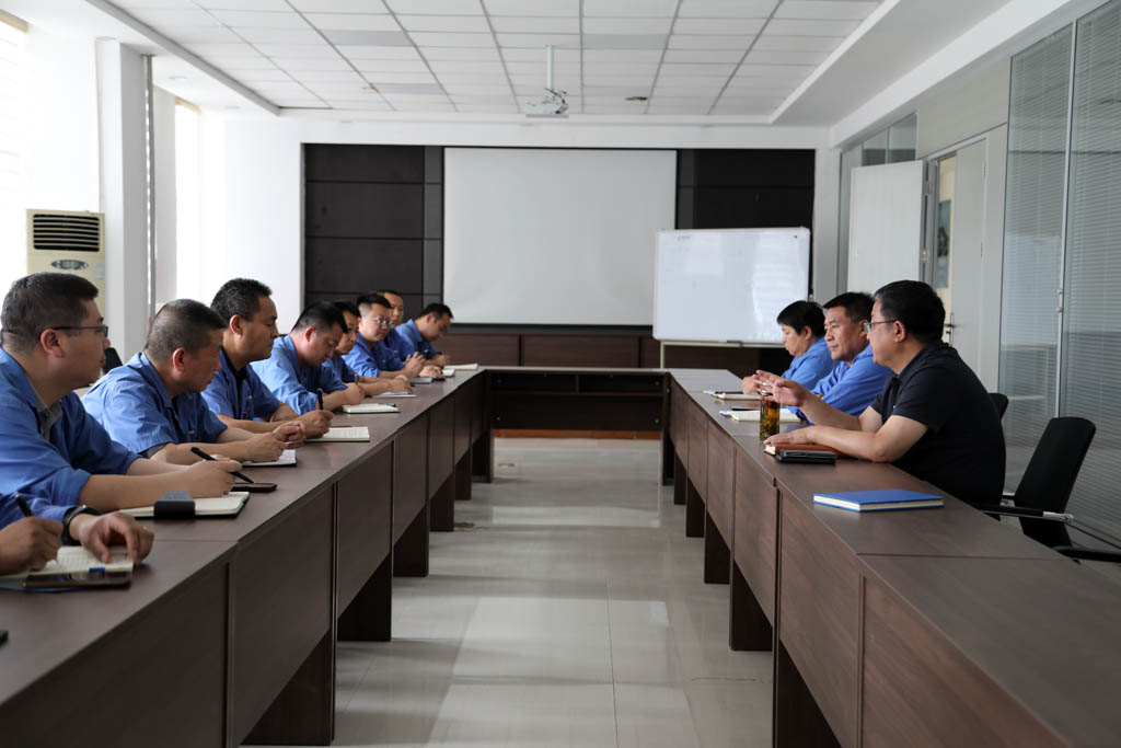 星火數(shù)控公司召開新產(chǎn)品定型討論會(huì)議