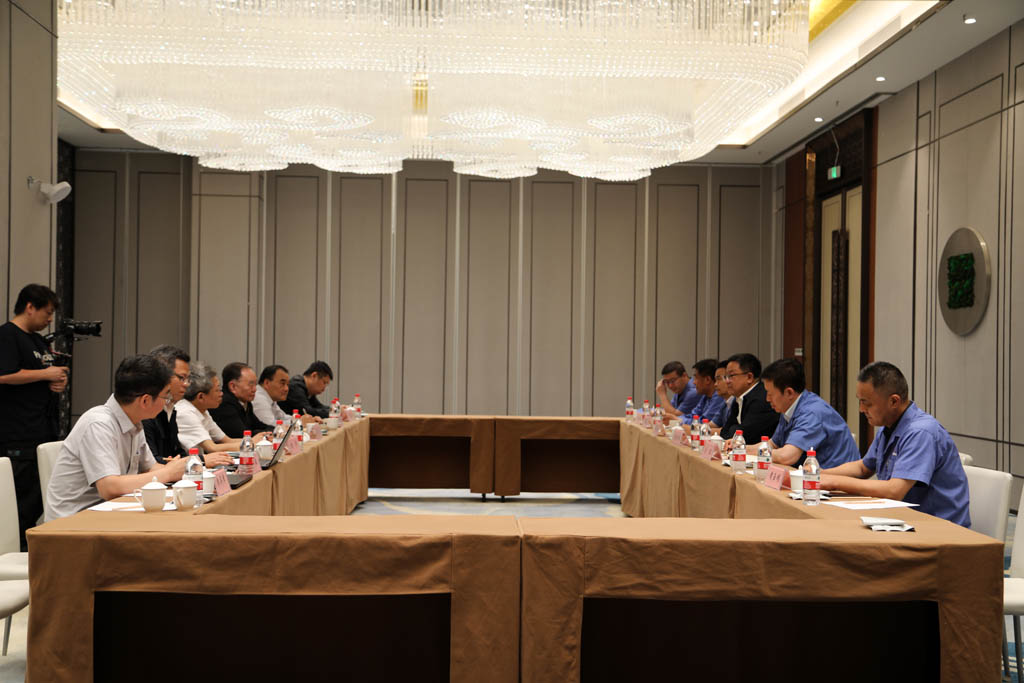 周濟(jì)院士與星火數(shù)控領(lǐng)導(dǎo)座談 共話技術(shù)創(chuàng)新與智能裝備發(fā)展