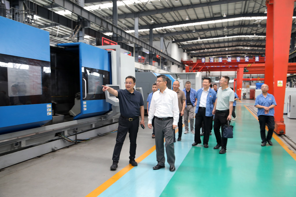 秦川機床董事長馬旭耀一行蒞臨星火數(shù)控參觀指導(dǎo)并座談