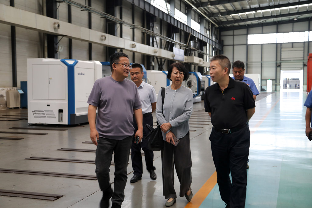 中國機械工業(yè)聯(lián)合會領(lǐng)導(dǎo)蒞臨星火數(shù)控公司調(diào)研指導(dǎo)