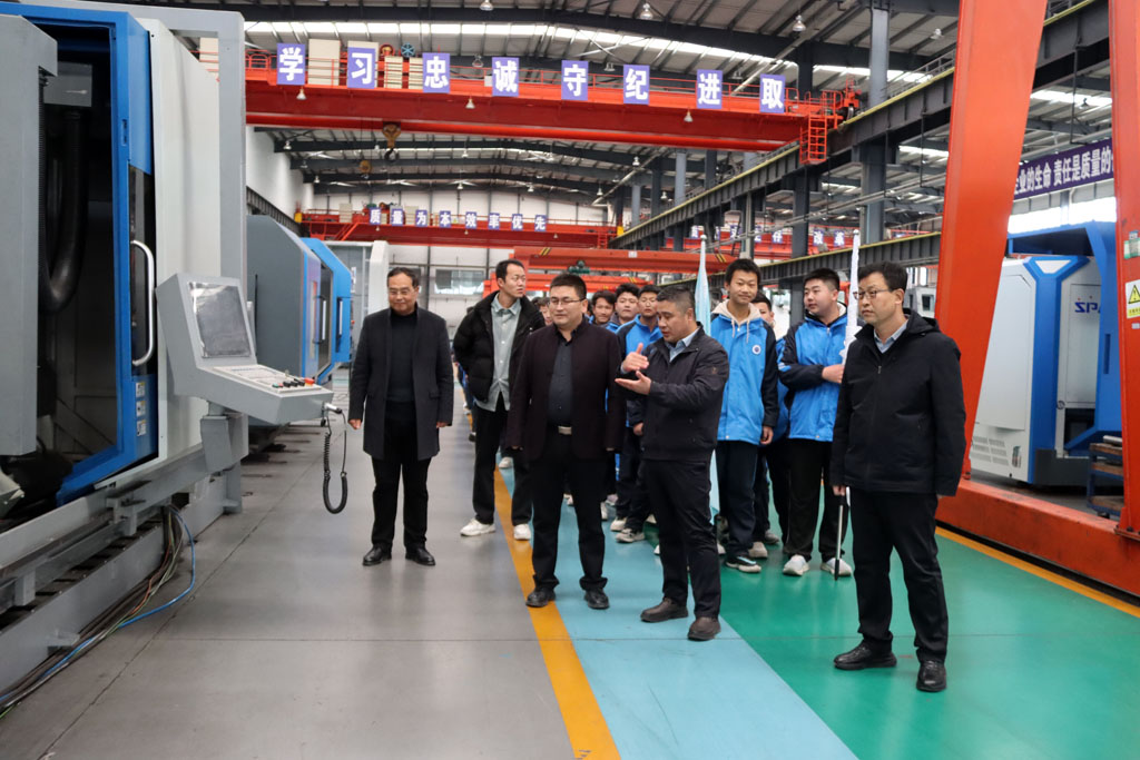 麥積職專學生走進星火數(shù)控開展參觀學習活動