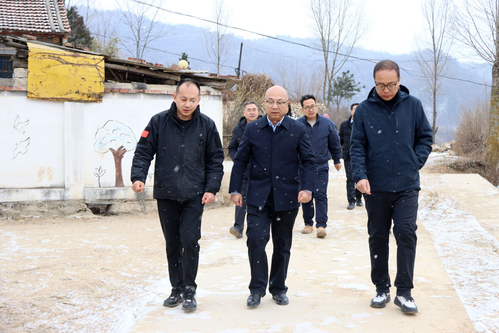 星火數(shù)控在幫扶村開展節(jié)前走訪慰問活動(dòng) 星火數(shù)控在幫扶村開展節(jié)前走訪慰問活動(dòng)