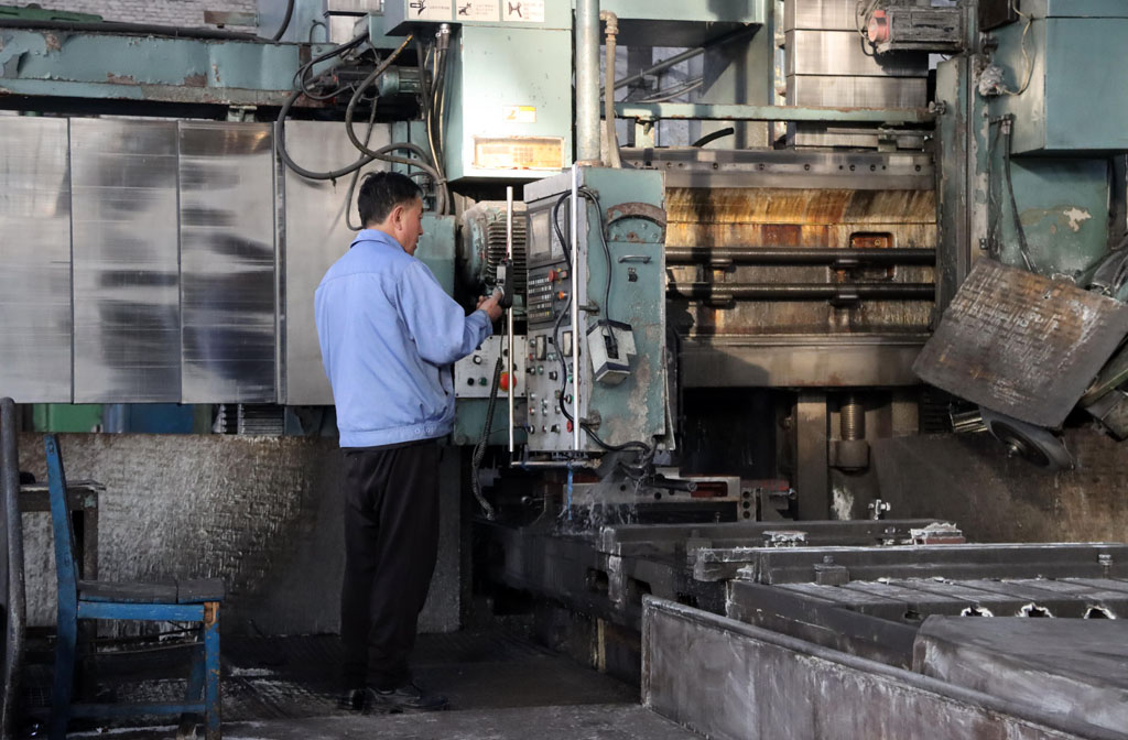 春意漸濃開工早 奮楫爭(zhēng)先譜新篇 春意漸濃開工早 奮楫爭(zhēng)先譜新篇