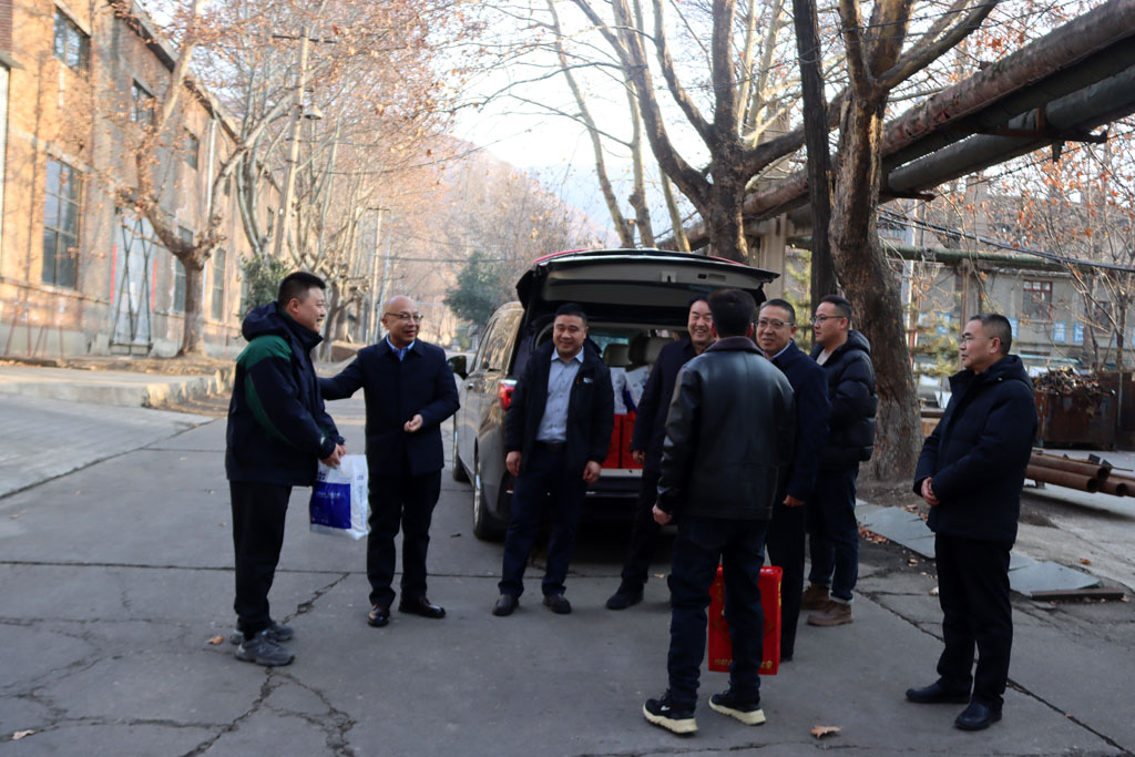 新春送暖，致敬堅(jiān)守——星火數(shù)控公司領(lǐng)導(dǎo)慰問一線在崗職工